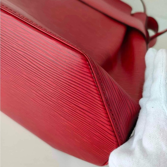 Louis Vuitton Epi Sac D'epaule Castillan - Picture 5 of 16